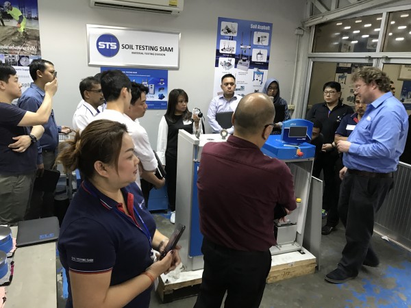 Asia Service Training : March 2018 width=